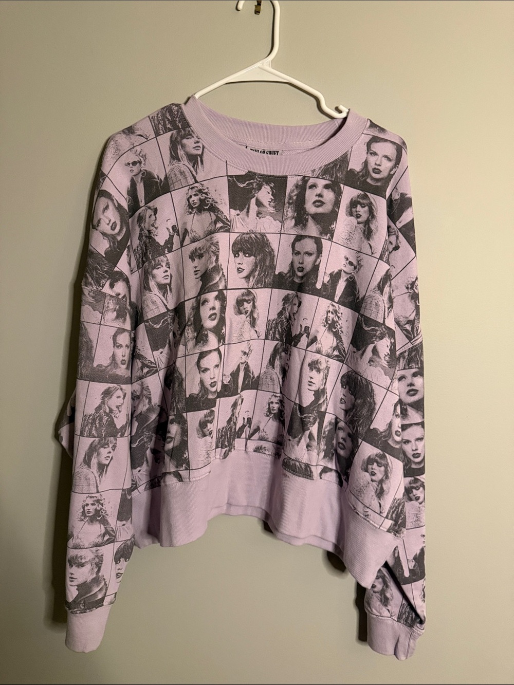 Taylor Swift The Eras Tour Cropped Sweatshirt - Picture 1 of 3